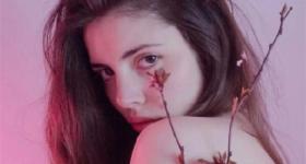 属蛇水瓶座女生性格