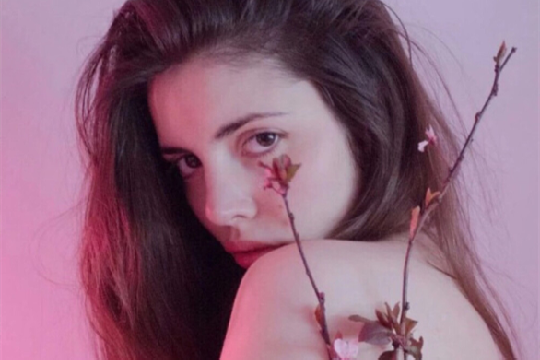 属蛇水瓶座女生性格